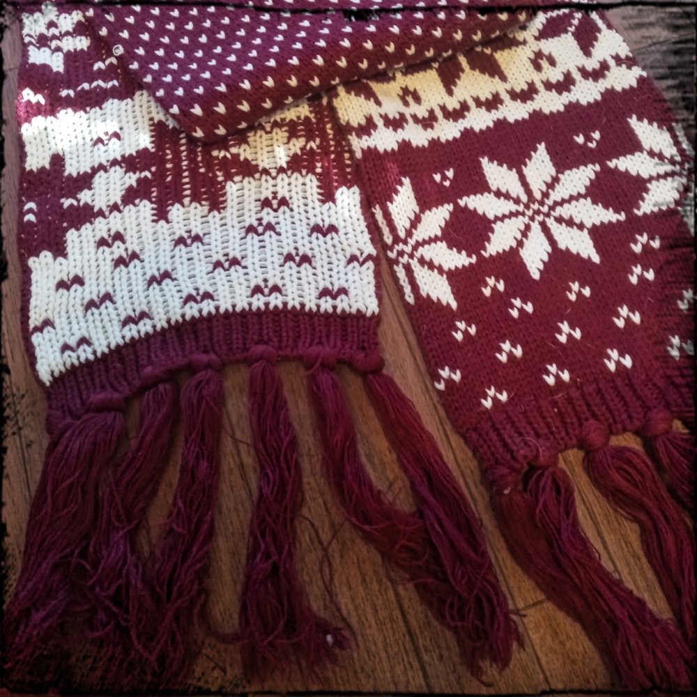 Beautiful winter scarf - Picture 2 of 5
